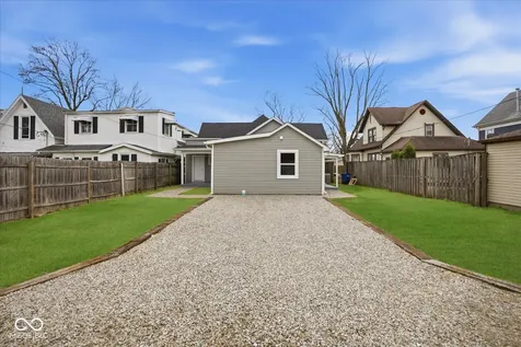 154 W Hendricks Street Shelbyville IN 46176