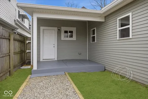 154 W Hendricks Street Shelbyville IN 46176
