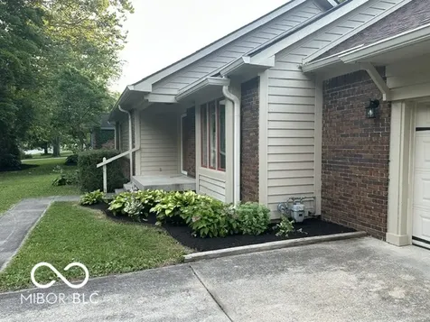1524 E 83rd Street Indianapolis IN 46240