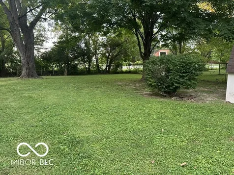 1524 E 83rd Street Indianapolis IN 46240