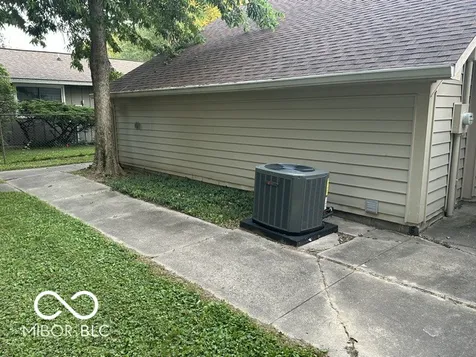 1524 E 83rd Street Indianapolis IN 46240