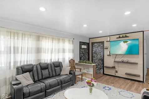 157 E Hill Valley Drive Indianapolis IN 46227
