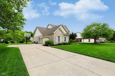 4534 Sunflower Court Zionsville IN 46077