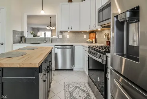 8304 Hunters Meadow Court Indianapolis IN 46259