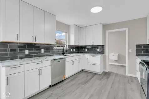 11218 Hylas Drive Noblesville IN 46060