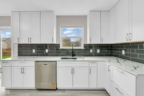 11218 Hylas Drive Noblesville IN 46060
