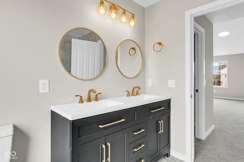 11218 Hylas Drive Noblesville IN 46060