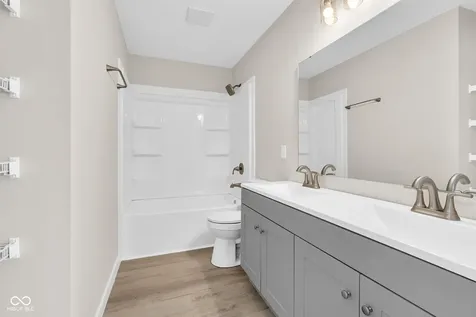11218 Hylas Drive Noblesville IN 46060