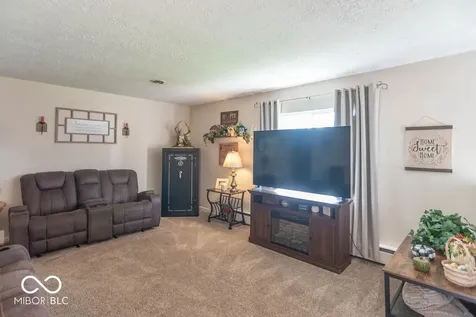 1204 Dusty Trail Greenwood IN 46142