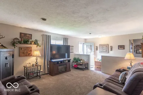 1204 Dusty Trail Greenwood IN 46142