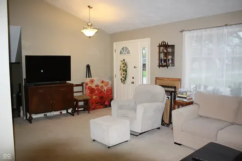 8437 Lockwood Lane Indianapolis IN 46217
