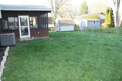 8437 Lockwood Lane Indianapolis IN 46217