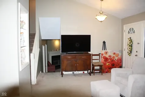 8437 Lockwood Lane Indianapolis IN 46217