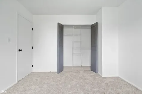 7467 Woodshire Place Indianapolis IN 46217