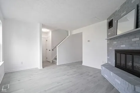 7467 Woodshire Place Indianapolis IN 46217