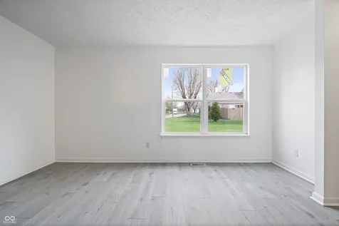 7467 Woodshire Place Indianapolis IN 46217