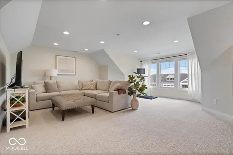 7056 Yosemite Drive Zionsville IN 46077