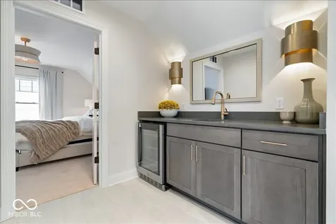 7056 Yosemite Drive Zionsville IN 46077