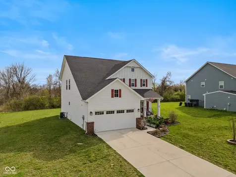 275 Bohicket Road Whiteland IN 46184