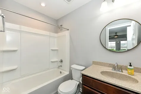 4825 Aberdeen Drive Zionsville IN 46077