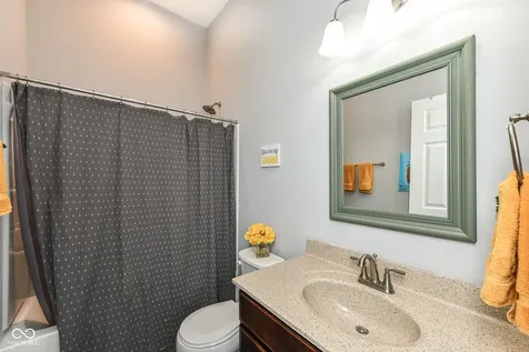 4825 Aberdeen Drive Zionsville IN 46077