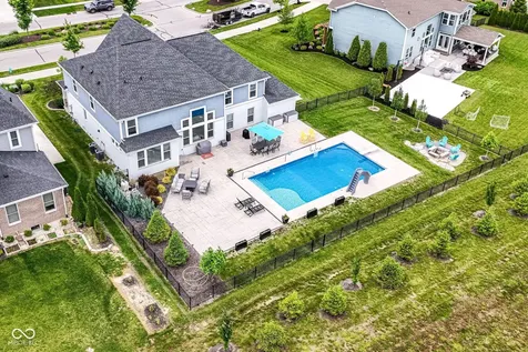 4825 Aberdeen Drive Zionsville IN 46077