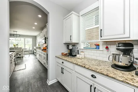 4825 Aberdeen Drive Zionsville IN 46077