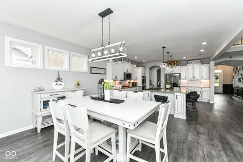 4825 Aberdeen Drive Zionsville IN 46077