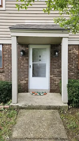 6061 Wingedfoot Court Indianapolis IN 46254