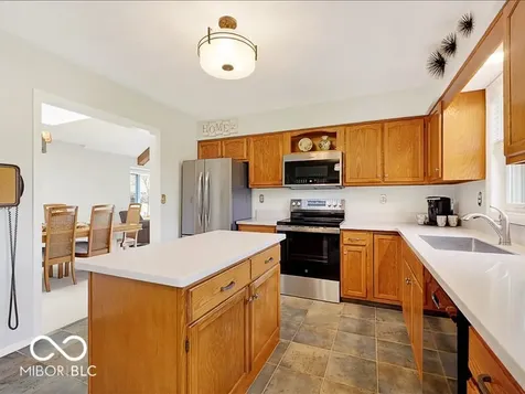 8014 Bayview Point Indianapolis IN 46256