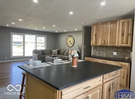 1015 Elizabeth Lane Terre Haute IN 47802