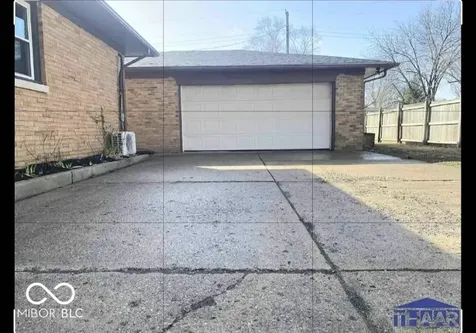 1015 Elizabeth Lane Terre Haute IN 47802