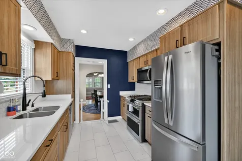 1228 Kessler Boulevard East Drive Indianapolis IN 46220