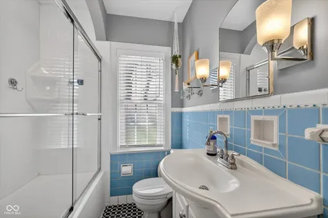 1228 Kessler Boulevard East Drive Indianapolis IN 46220