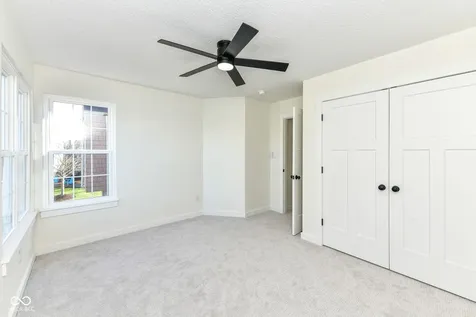 7321 Harbour Point Indianapolis IN 46240