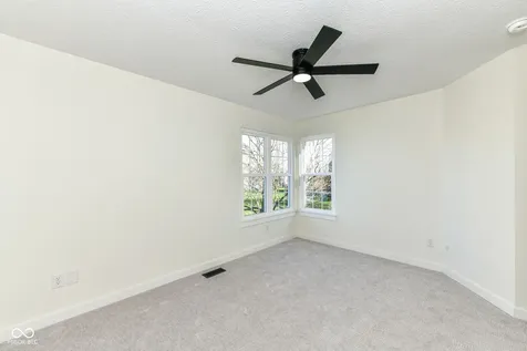 7321 Harbour Point Indianapolis IN 46240