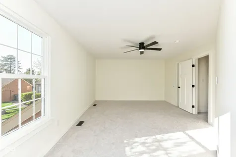 7321 Harbour Point Indianapolis IN 46240