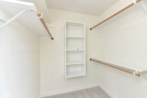 7321 Harbour Point Indianapolis IN 46240