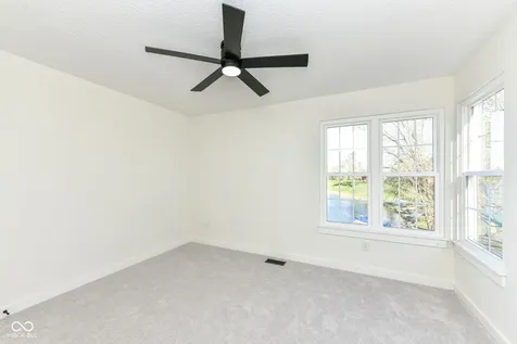 7321 Harbour Point Indianapolis IN 46240