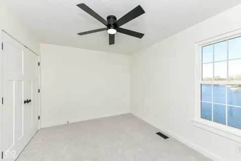 7321 Harbour Point Indianapolis IN 46240