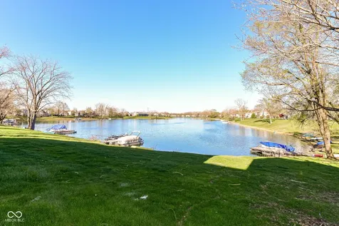 7321 Harbour Point Indianapolis IN 46240