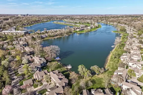 7321 Harbour Point Indianapolis IN 46240