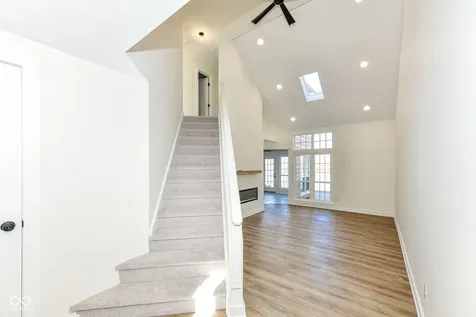 7321 Harbour Point Indianapolis IN 46240