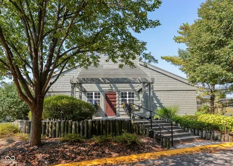 7321 Harbour Point Indianapolis IN 46240