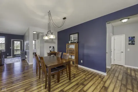13782 Park Royal Way Fishers IN 46037