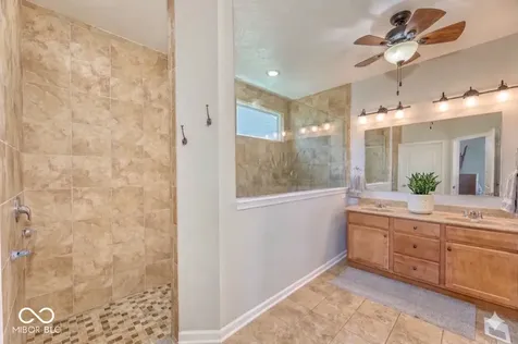 13782 Park Royal Way Fishers IN 46037