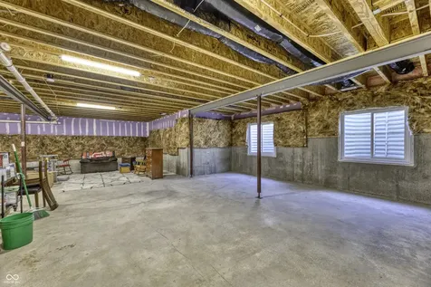 13782 Park Royal Way Fishers IN 46037