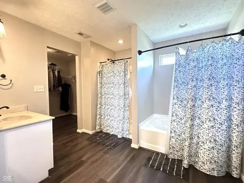 1881 Wynnewood Lane Avon IN 46123
