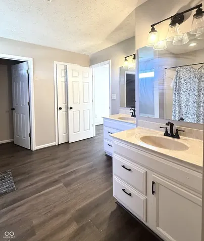 1881 Wynnewood Lane Avon IN 46123