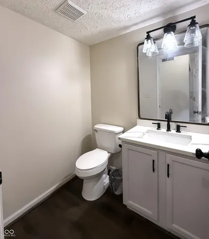 1881 Wynnewood Lane Avon IN 46123